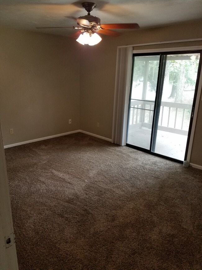 Building Photo - Willow Bend Way
