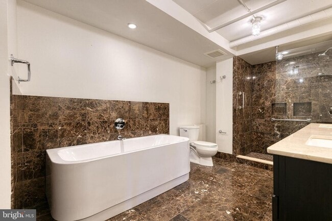 Building Photo - Live in luxury in the heart of Baltimore's esteemed Little Italy neighborhood!