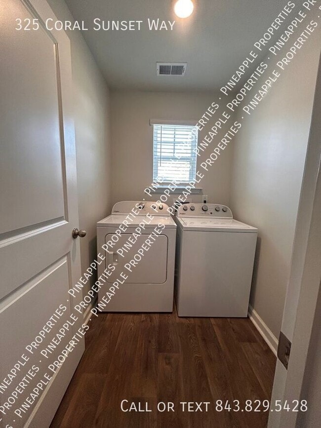 Building Photo - 325 Coral Sunset Wy