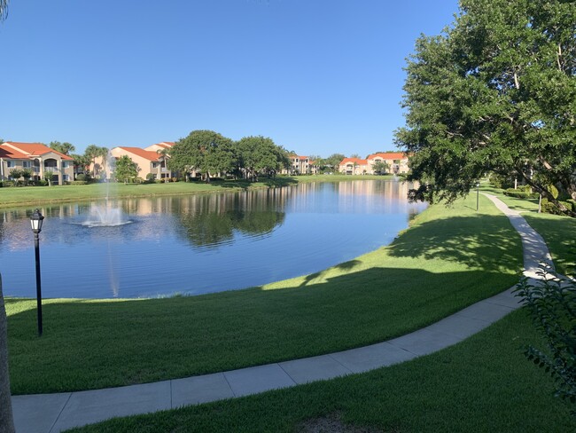 Walking path around the lake - 1670 N 42nd Cir