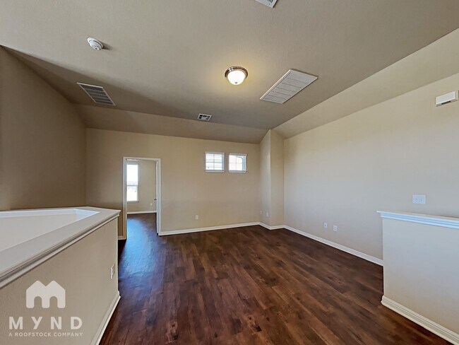 Building Photo - 429 Epiphany Ln