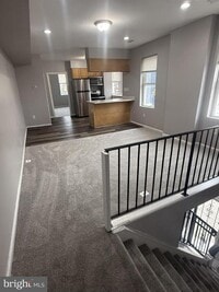 Building Photo - 2643 E Madison St