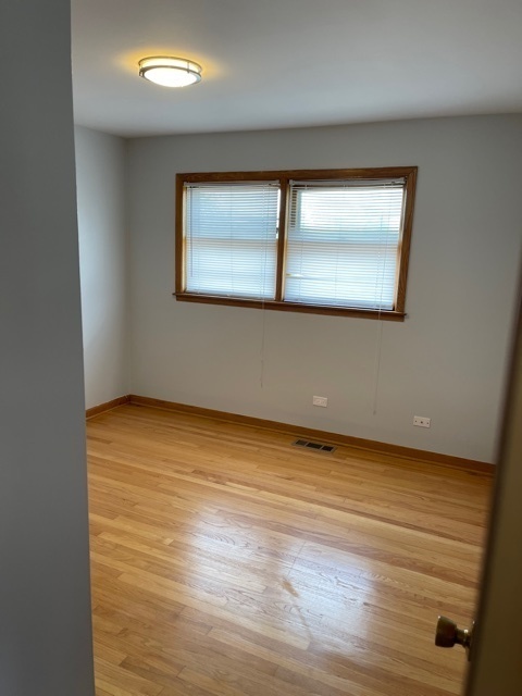 Building Photo - 4570 N Narragansett Ave