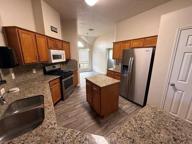 Building Photo - 207 Cedar Lake Dr