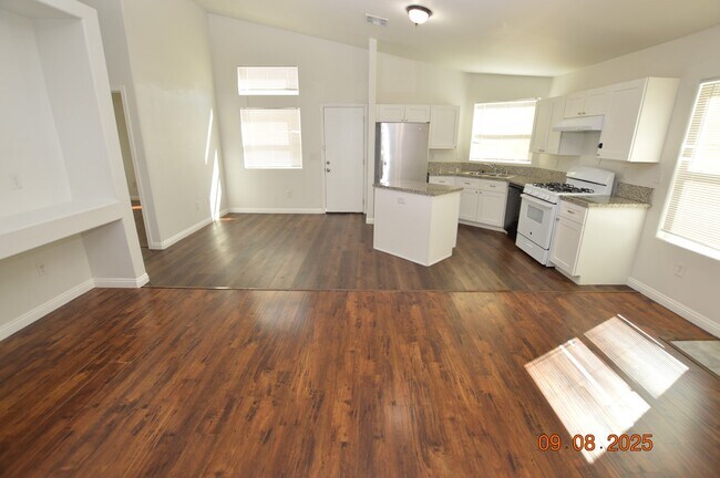 Building Photo - 8225 Mt Brodie Cir