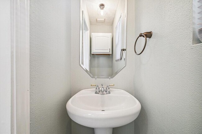 Building Photo - 3613 Lazy Spring Dr