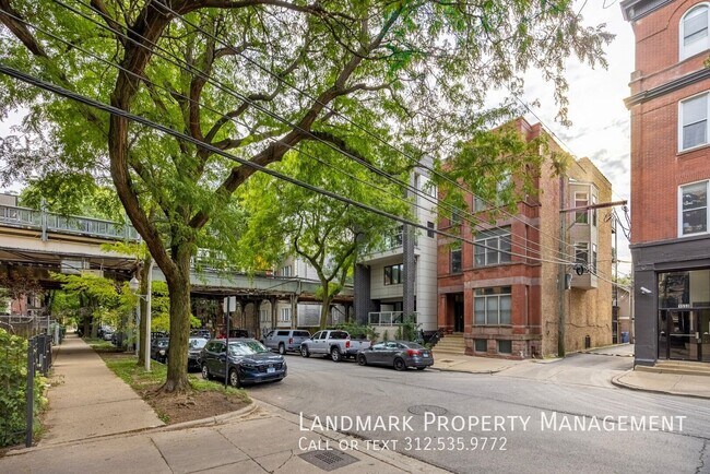Building Photo - 1546 N Hudson Ave