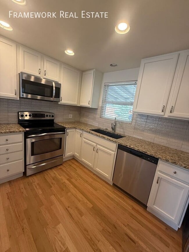 Building Photo - 2120 Irving St