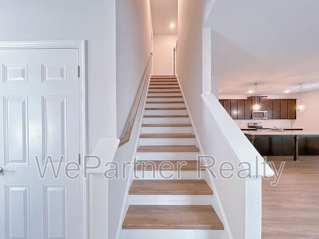 Building Photo - 2586 Mls Cmn Dr