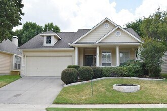 Building Photo - 208 Silver Oak Dr