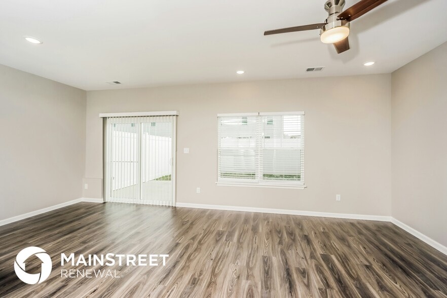 Building Photo - 2063 N Sarah Dr