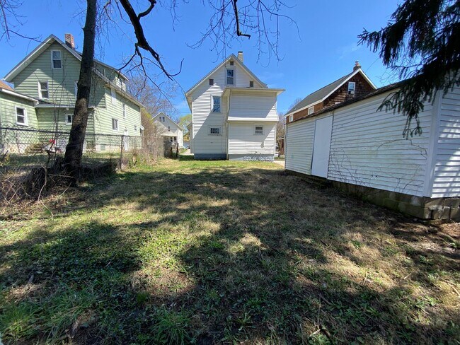 Building Photo - 2342 12th St SW