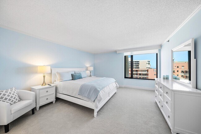 Building Photo - 3009 S Ocean Blvd