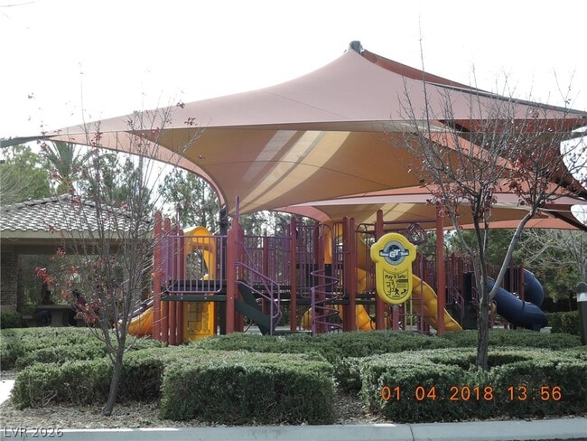 Building Photo - 390 Fringe Ruff Dr