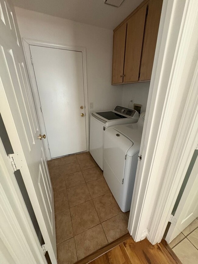 Building Photo - Spacious 4 bed/3 bath in Elk Grove 95624 M...