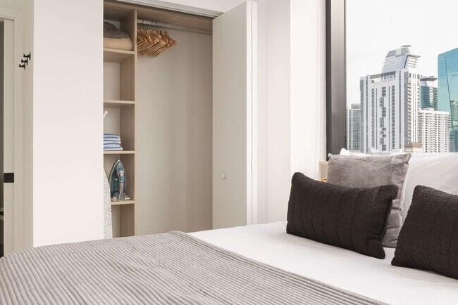 Building Photo - 225 N Miami Ave