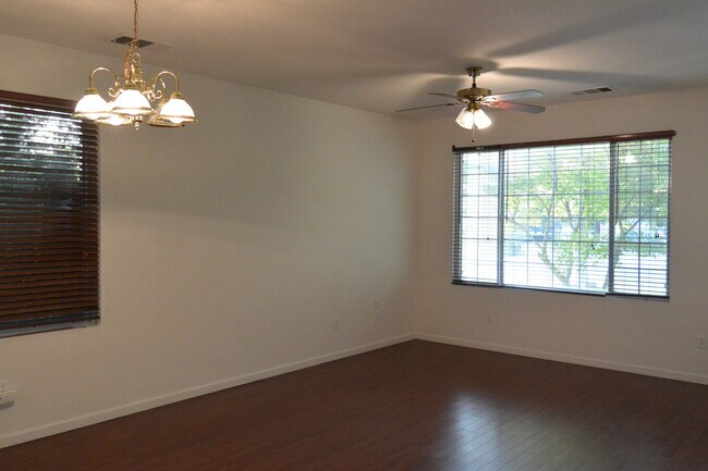 Building Photo - 2222 N Quincy Ct