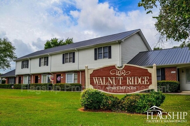 Building Photo - 3412-D N Walnut St