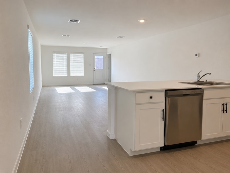 Building Photo - 3137 Campeiro Ave
