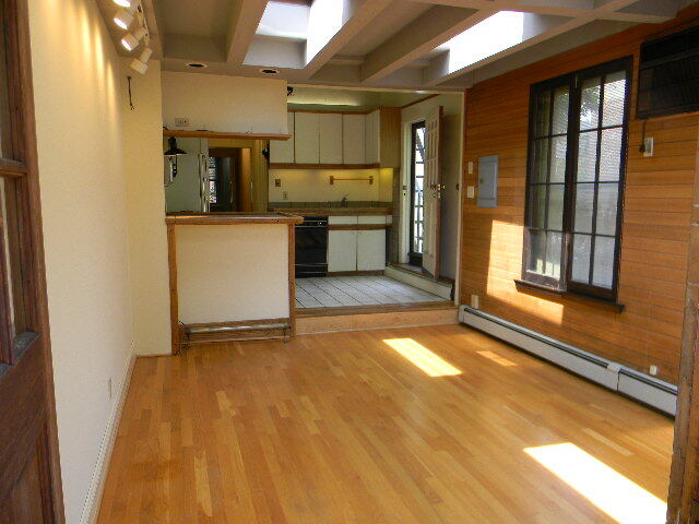 Building Photo - 236 W Barnard St