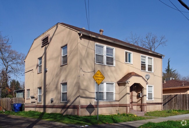 Primary Photo - 2830 32nd St