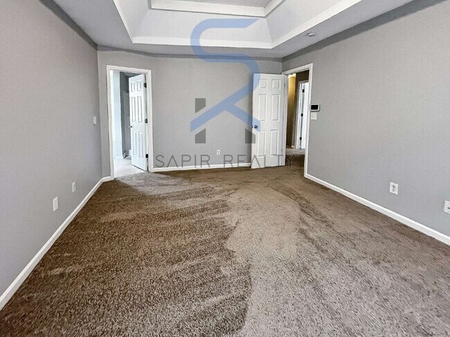 Building Photo - Move in before October 15th and choose you...
