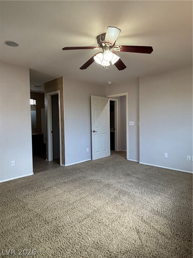 Building Photo - 10392 Lady Angela St