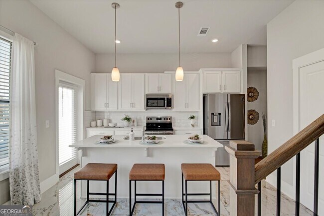 Building Photo - 2030 Main St NW