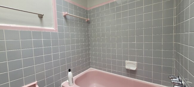 Building Photo - 4094 Balwynne Park Rd