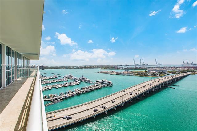 Building Photo - THE BENTLEY BAY CONDO