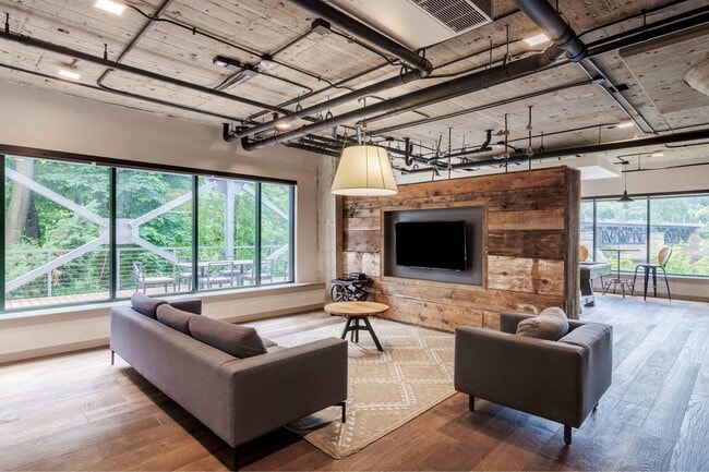 Building Photo - The Bixby