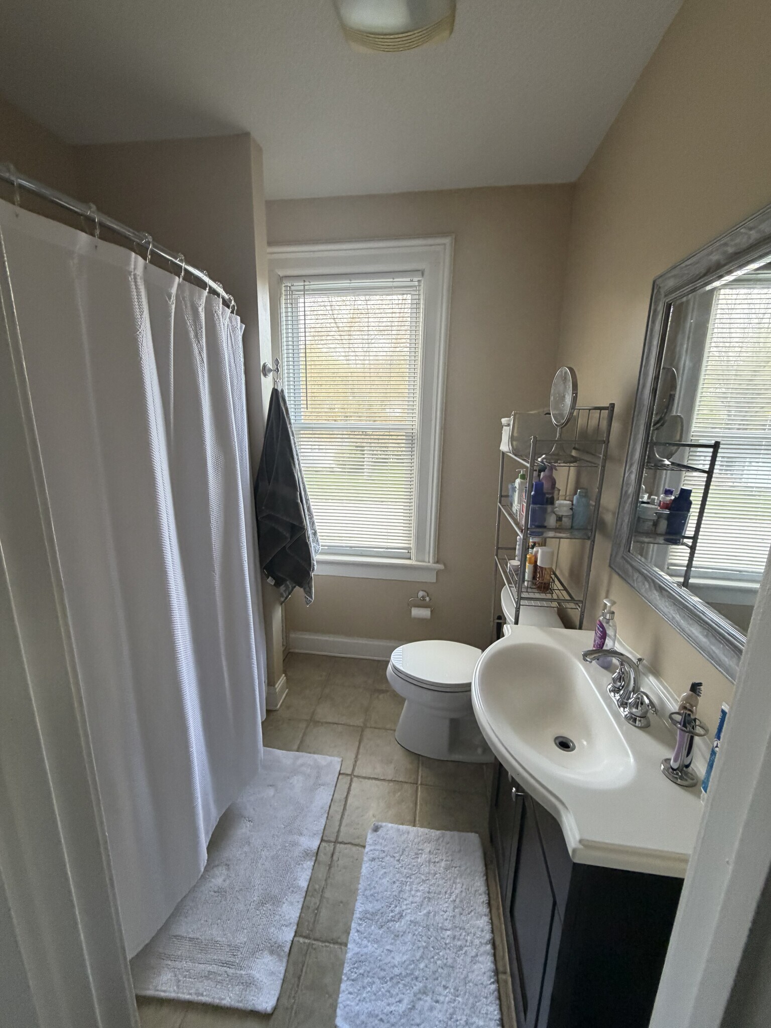 Full Bath - 9 Glen Arden Ln