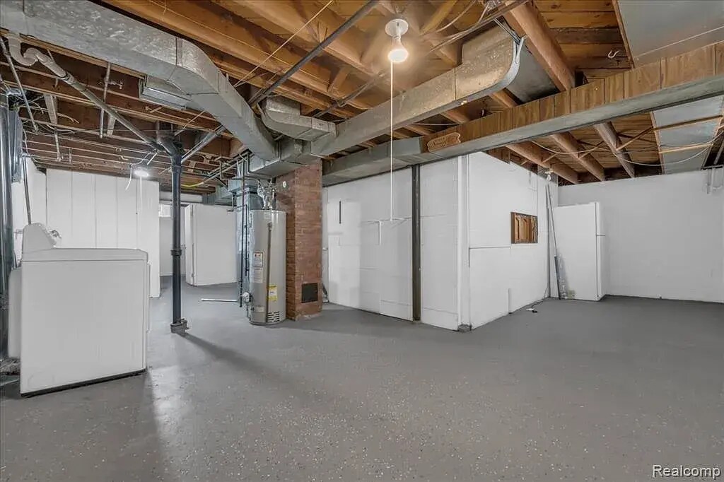 Building Photo - 266 Massoit St