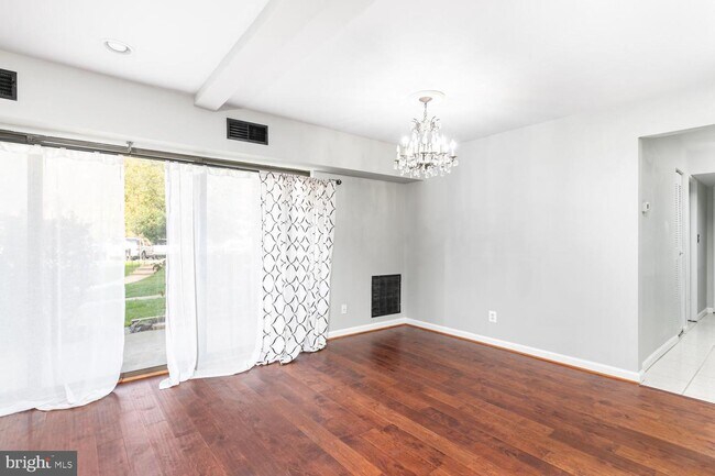 Building Photo - 7802 Dassett Ct