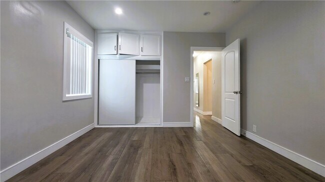 Building Photo - 2431 N Lamer St