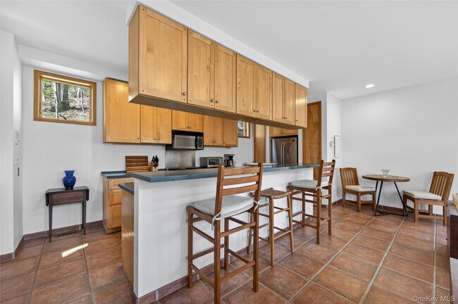 Building Photo - 428 Harbor Rd