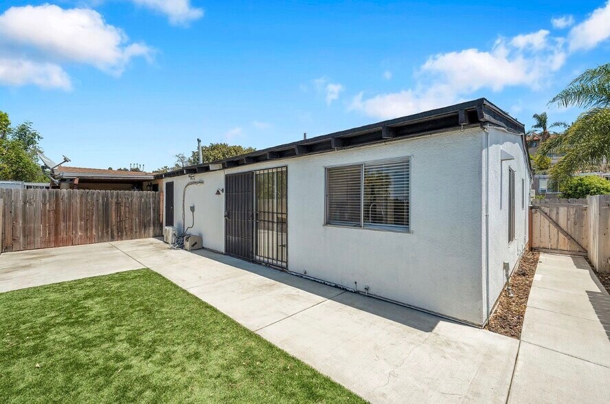 Building Photo - 920 Raintree Pl