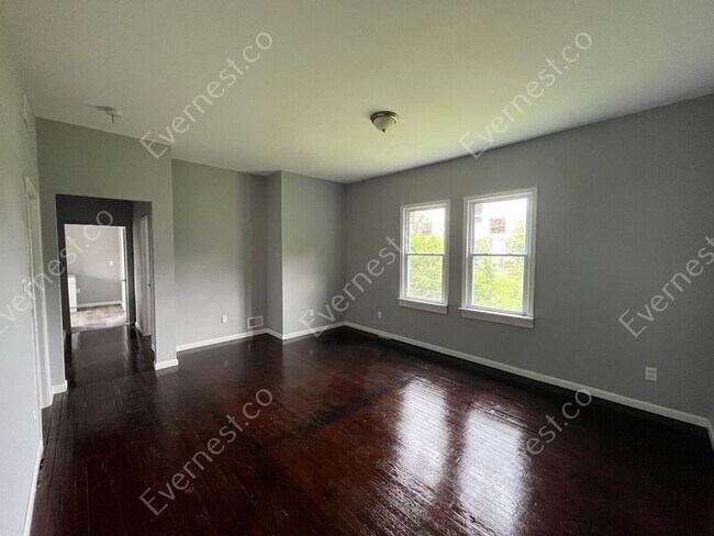 Building Photo - 291 Englewood St