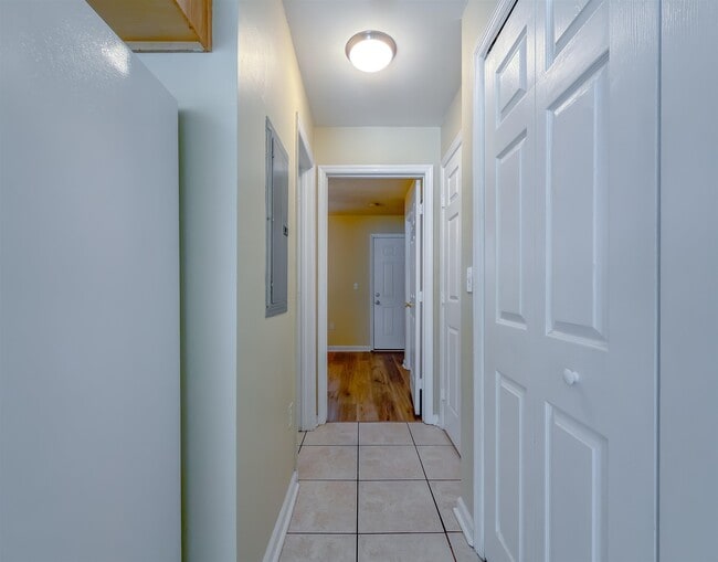 Building Photo - 1558 Devoe St