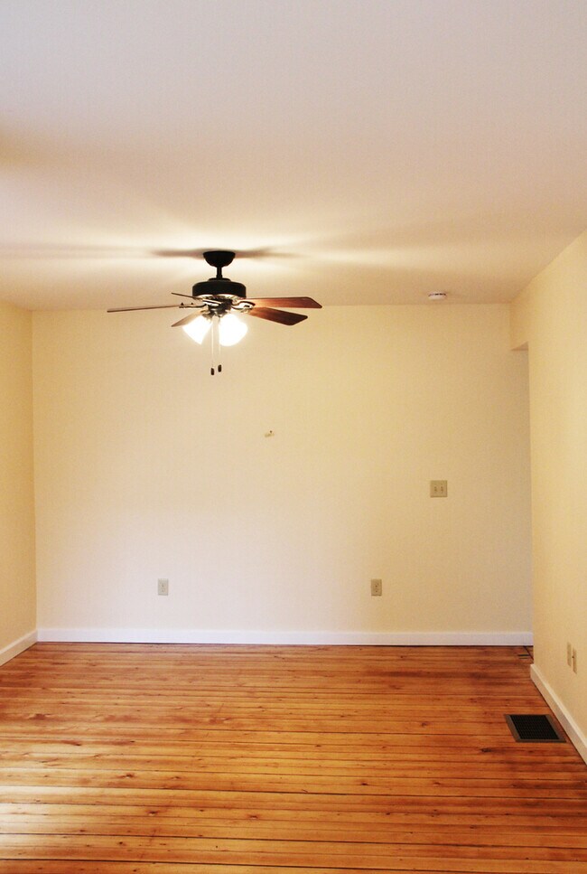 Building Photo - 39 Peru St