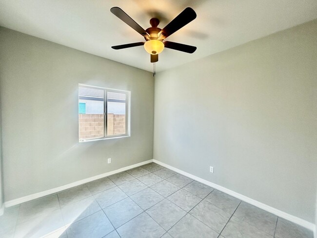 Building Photo - Newer 3-Bedroom Home in La Vida Subdivision-Modern Living with Upgrades Throughout!