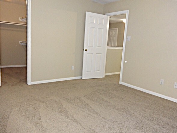 Building Photo - 2906 Tara Gables Ct