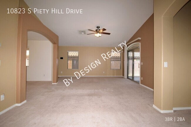 Building Photo - Rancho Del Lago 3 Bedroom 2 Bath + Den/Hom...