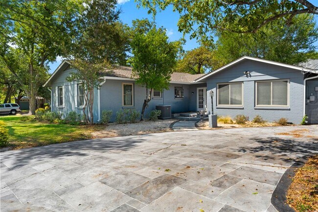 Building Photo - 1200 Aggie Ln