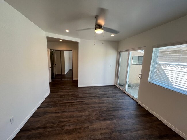 Building Photo - Midtown Gorgeous Updated Apartment! 2/2 downstairs!