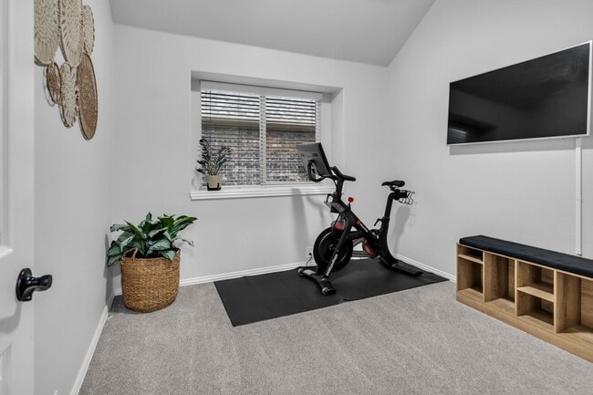 Building Photo - 6548 Fairview Dr