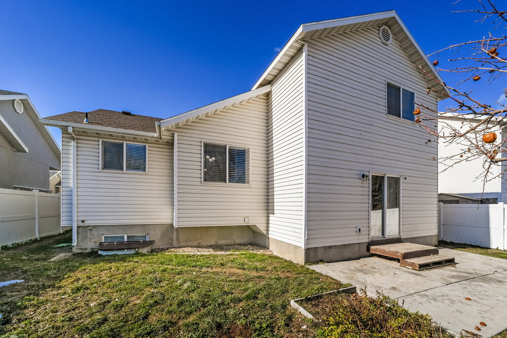 Building Photo - 7747 S Briar Dr