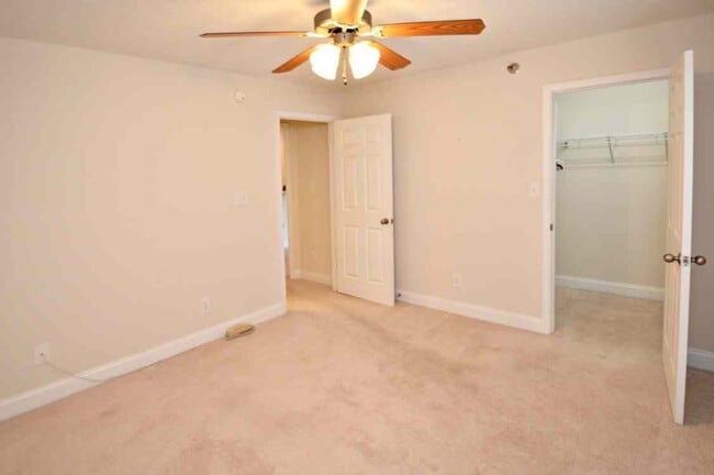 Building Photo - 623 Wyndhurst Dr
