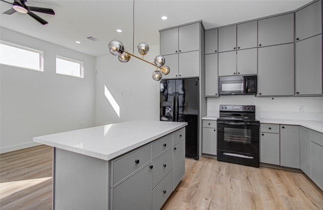 Building Photo - 4603 Edison St