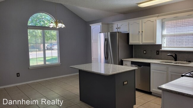 Building Photo - 3 br, 2 bath House - 10610 Boston Ave